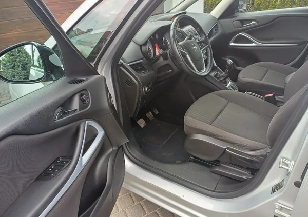 Opel Zafira cena 27900 przebieg: 252000, rok produkcji 2014 z Milanówek małe 92